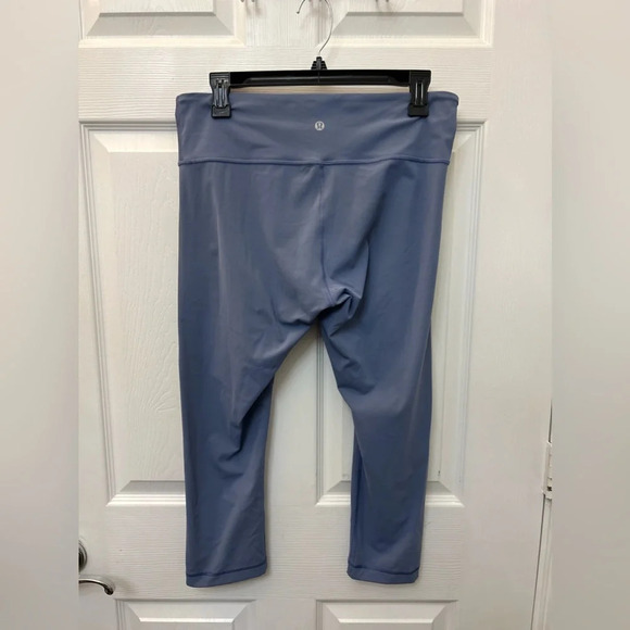 Lululemon Wunder Under Crop *Mid-Rise Full-On Luxtreme 21"
Oasis Blue - Picture 7 of 7